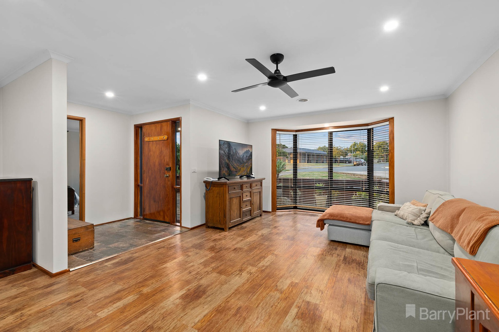 22 Van Court, Narre Warren, VIC 3805, Narre Warren - Thumbnail 3