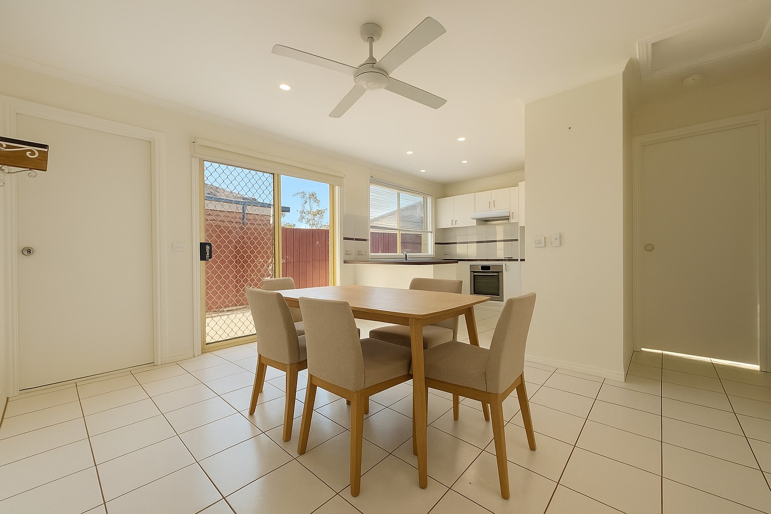 22 Wakenshaw Crescent, Pakenham, VIC 3810, Pakenham - Thumbnail 2