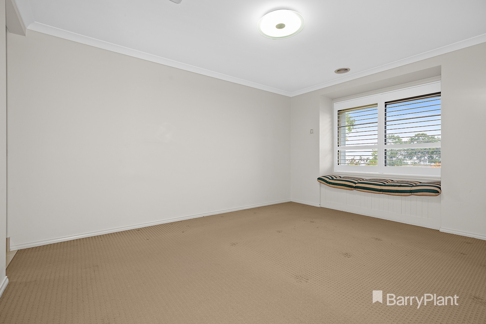 22 Waterside Drive, Pakenham, VIC 3810, Pakenham - Thumbnail 6