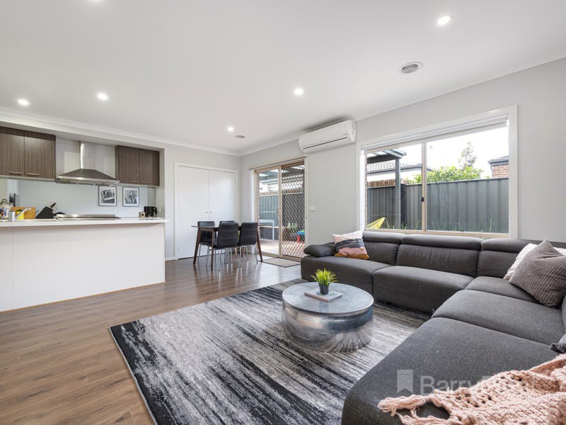 22 Wilkiea Crescent, Cranbourne North, VIC 3977, Cranbourne North - Thumbnail 4