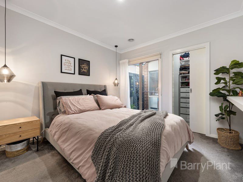 22 Wilkiea Crescent, Cranbourne North, VIC 3977, Cranbourne North - Thumbnail 5