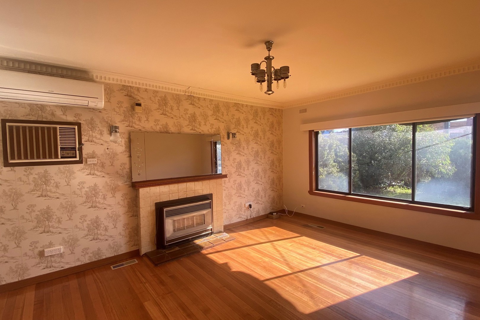 221 Broadway, Reservoir, VIC 3073, Reservoir - Thumbnail 2