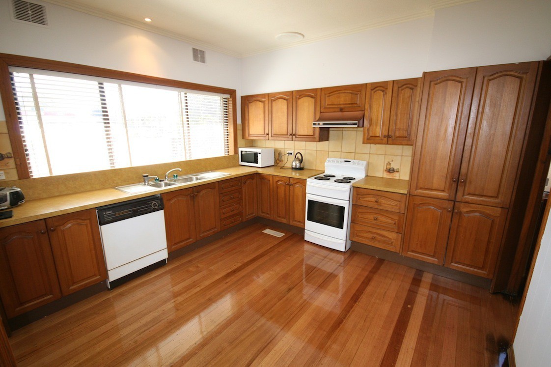 221 Broadway, Reservoir, VIC 3073, Reservoir - Thumbnail 3