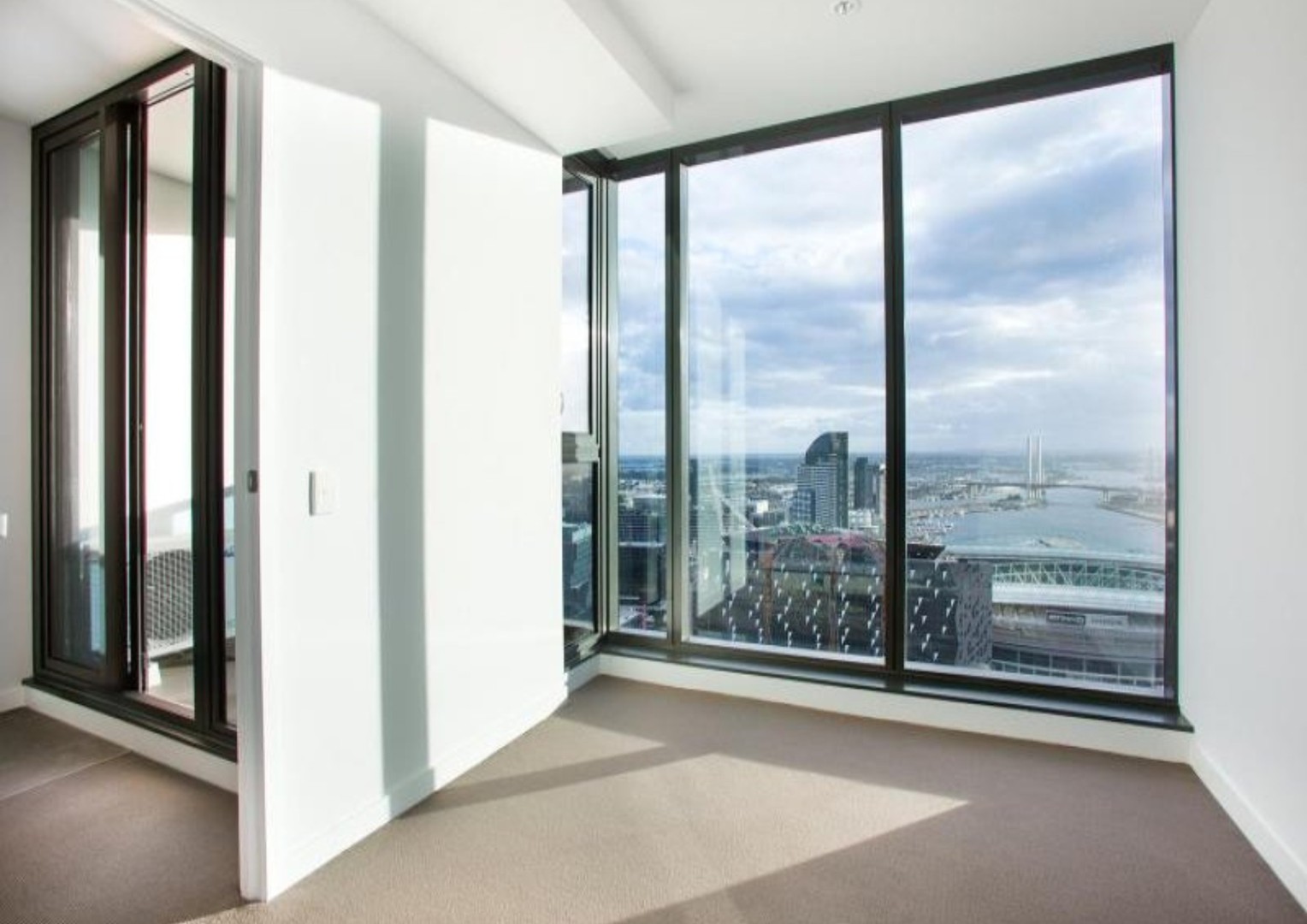 2216/220 Spencer Street, Melbourne, VIC 3000 - Thumbnail 1 - 01/08/2025