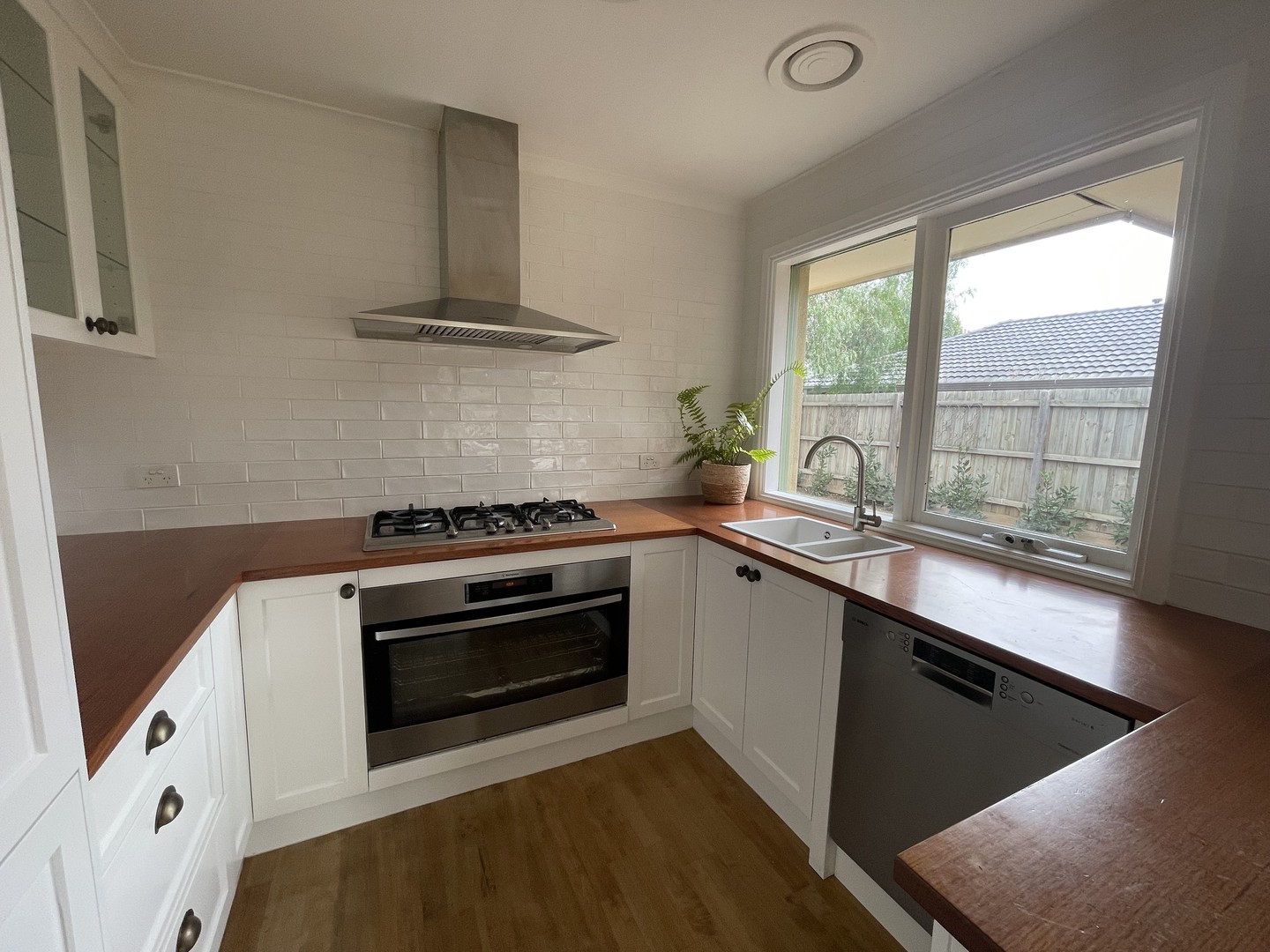 223  Greaves Street North, Werribee, VIC 3030, Werribee - Thumbnail 4