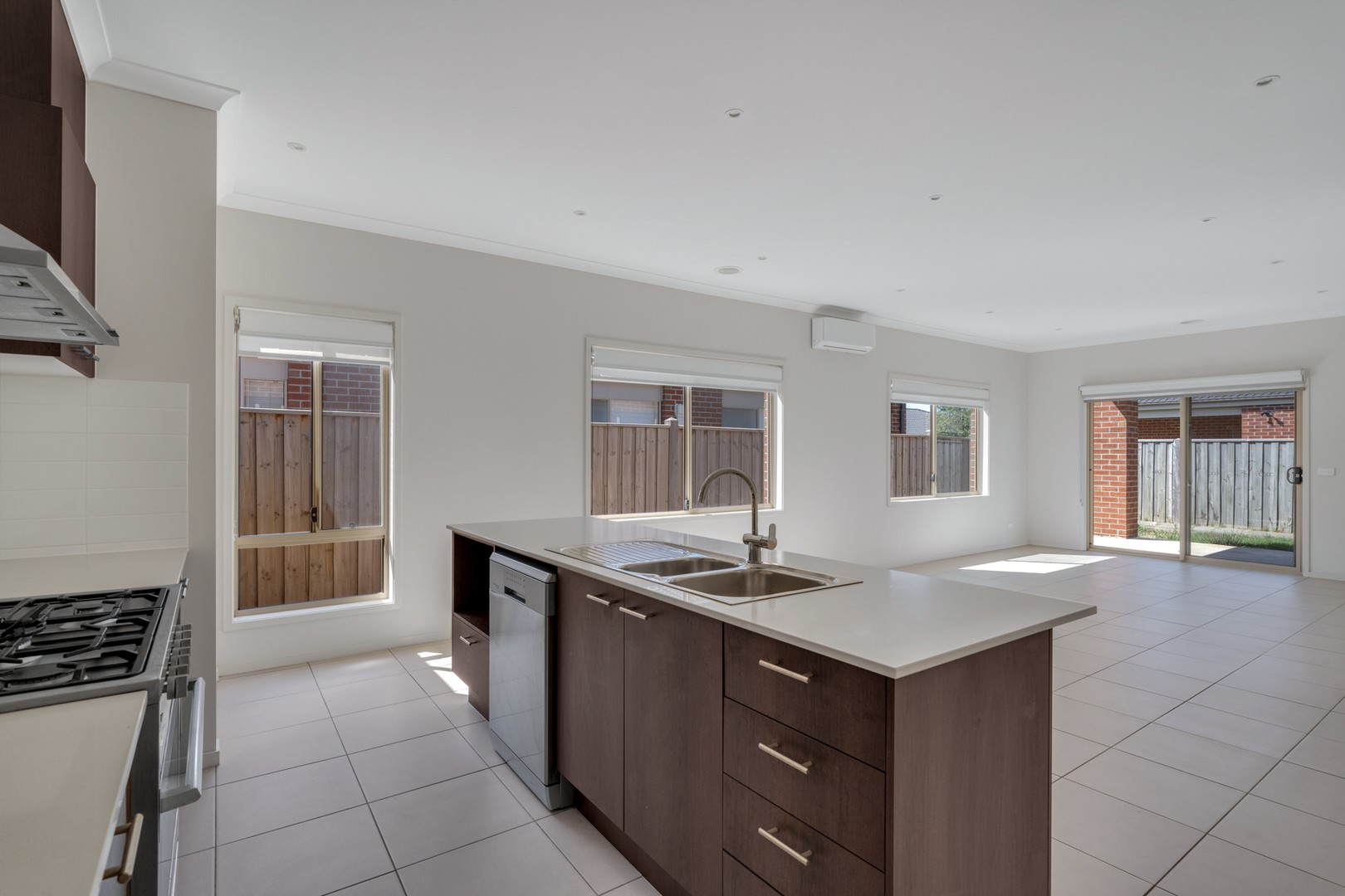 228 Forest Red Gum Drive, Mickleham, VIC 3064 - Thumbnail 2 - 18/03/2025