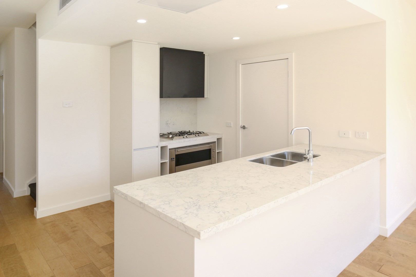 23/2 Ambrose Treacy Drive, Bundoora, VIC 3083, Bundoora - Thumbnail 2
