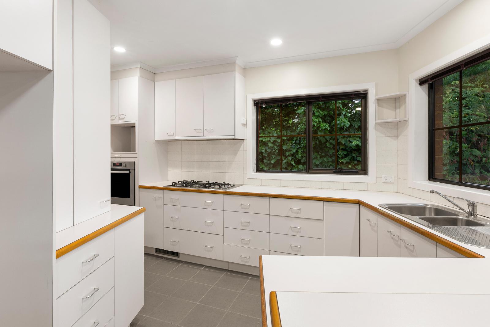 23 Calderwood Street, Bulleen, VIC 3105, Bulleen - Thumbnail 4
