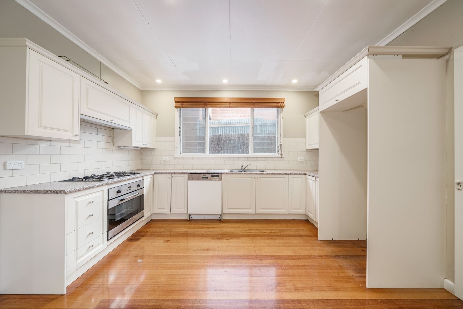 23 Cameron Road, Box Hill North, VIC 3129, Box Hill North - Thumbnail 3