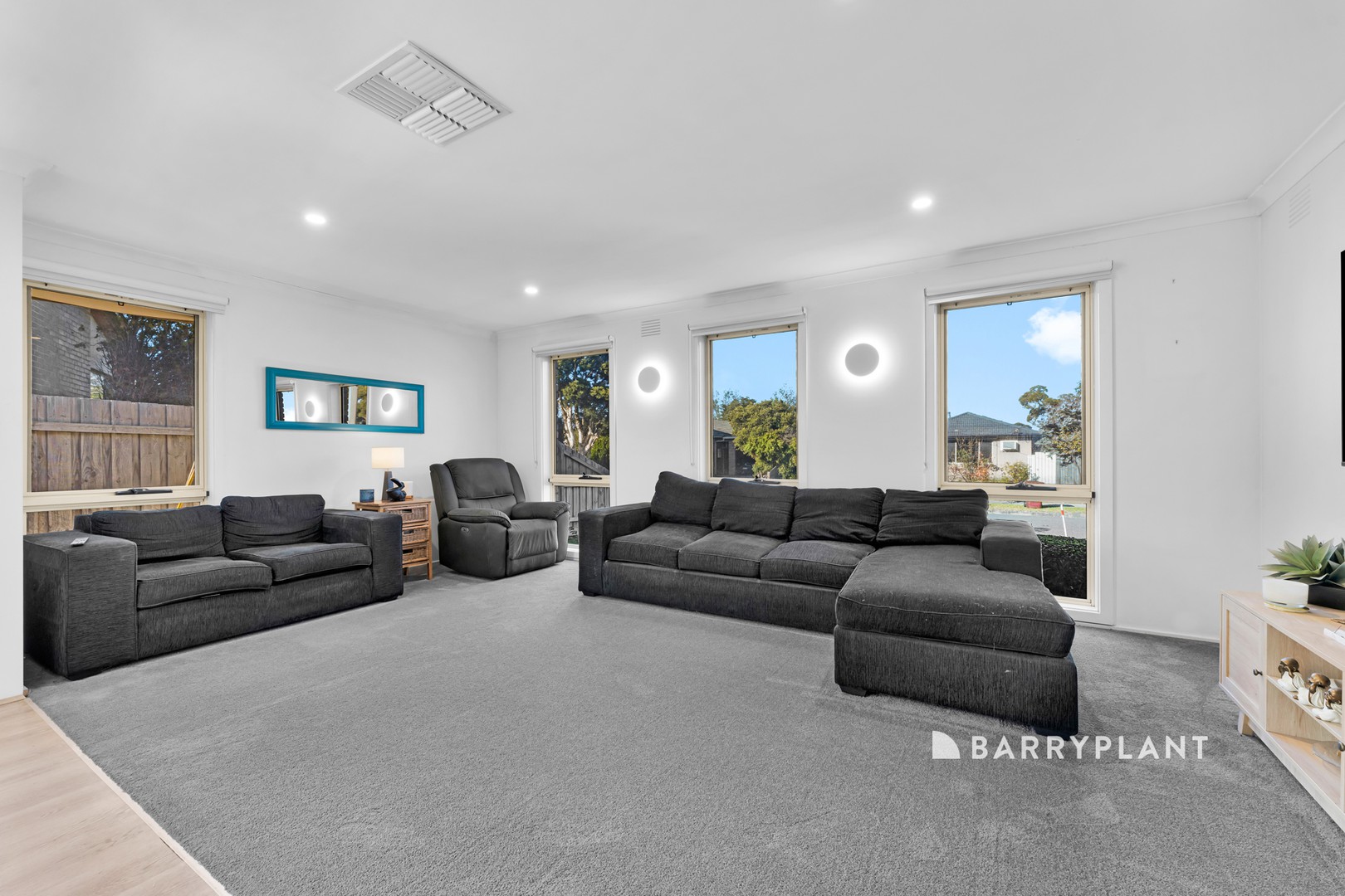 23 Chateau Avenue, Narre Warren, VIC 3805 - Thumbnail 2 - 13/05/2026