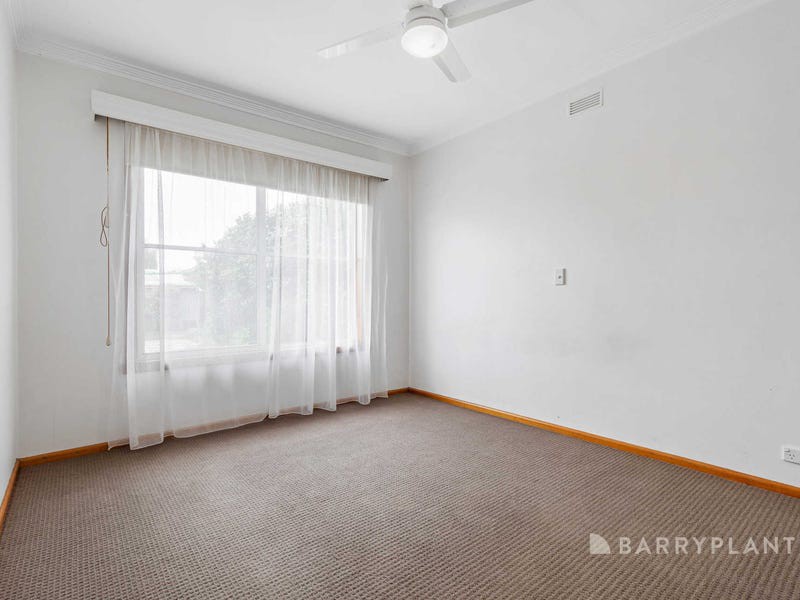 23 College Street, Wendouree, VIC 3355, Wendouree - Thumbnail 6