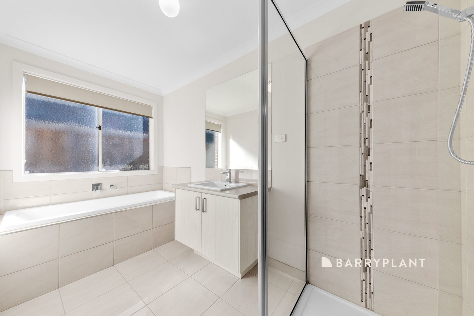 23 Copper Beech Road, Beaconsfield, VIC 3807, Beaconsfield - Thumbnail 2
