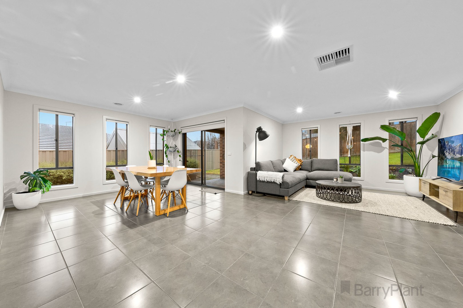23 Davidson Street, Pakenham, VIC 3810, Pakenham - Thumbnail 3