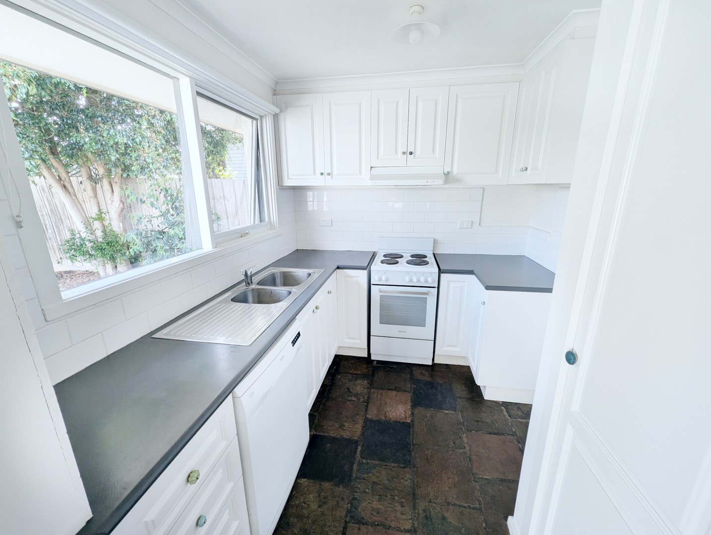 23 Endeavour Drive, Ocean Grove, VIC 3226, Ocean Grove - Thumbnail 2