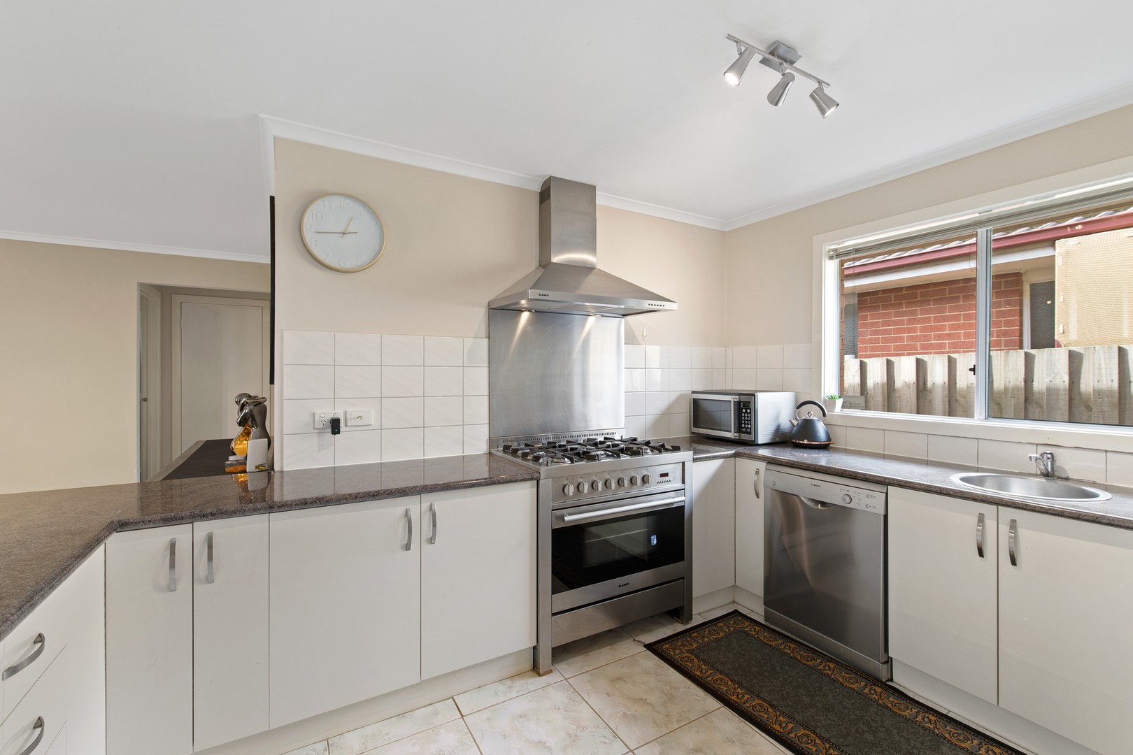 23 England Walk, Narre Warren South, VIC 3805, Narre Warren South - Thumbnail 2