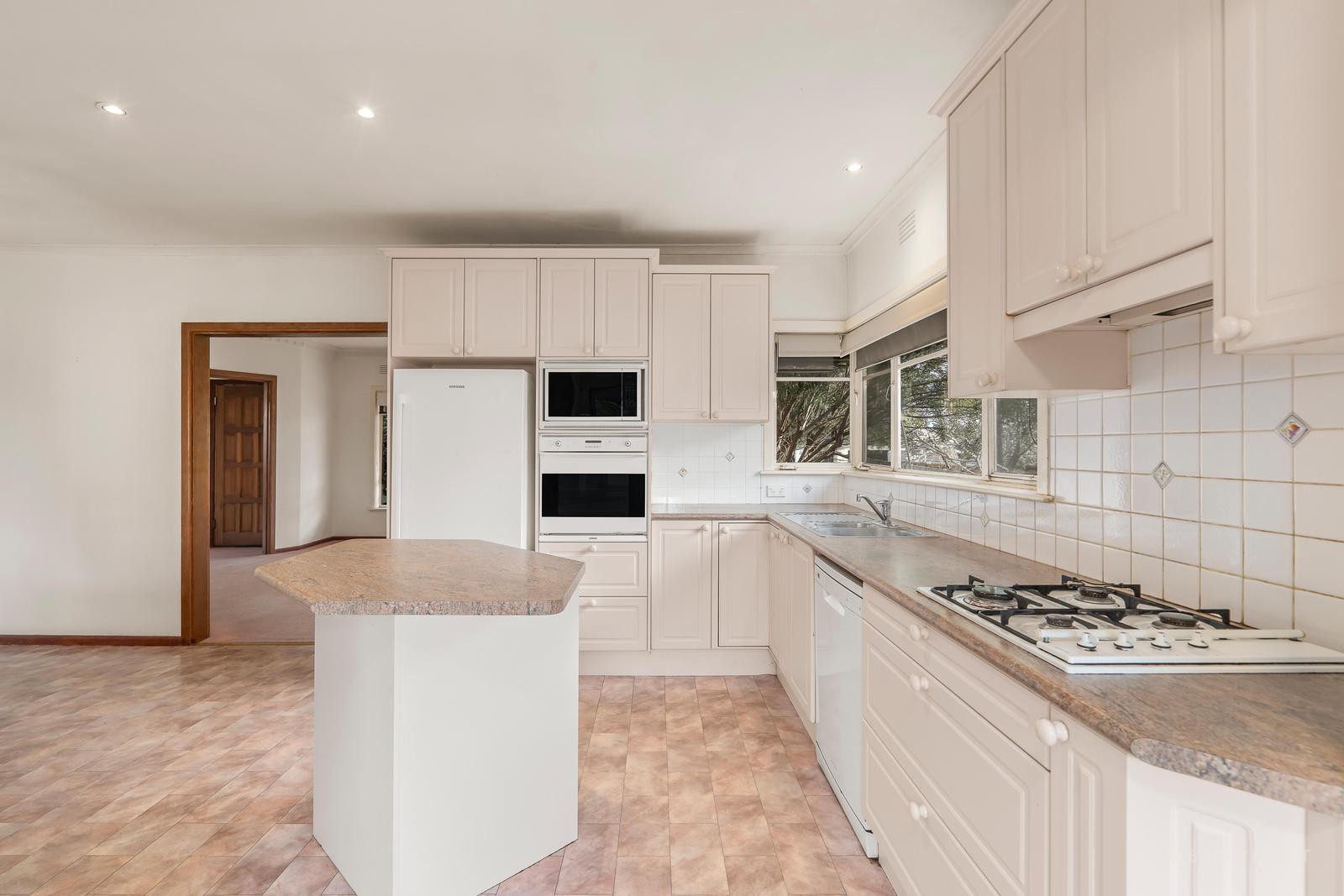 23 Feathertop Avenue, Templestowe Lower, VIC 3107, Templestowe Lower - Thumbnail 4