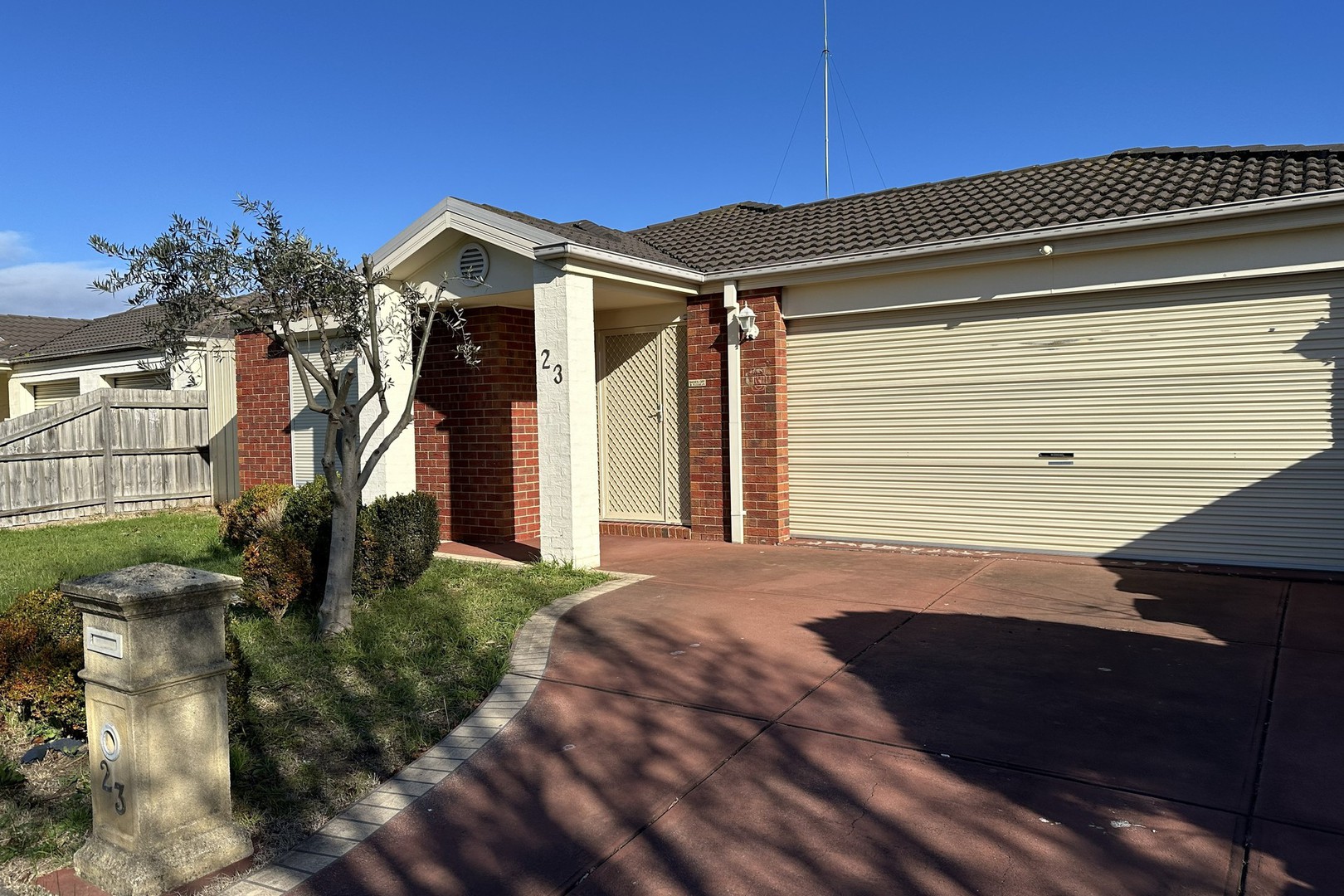 23 Geebung Road, Cranbourne West, VIC 3977 - Thumbnail 1 - 03/08/2026