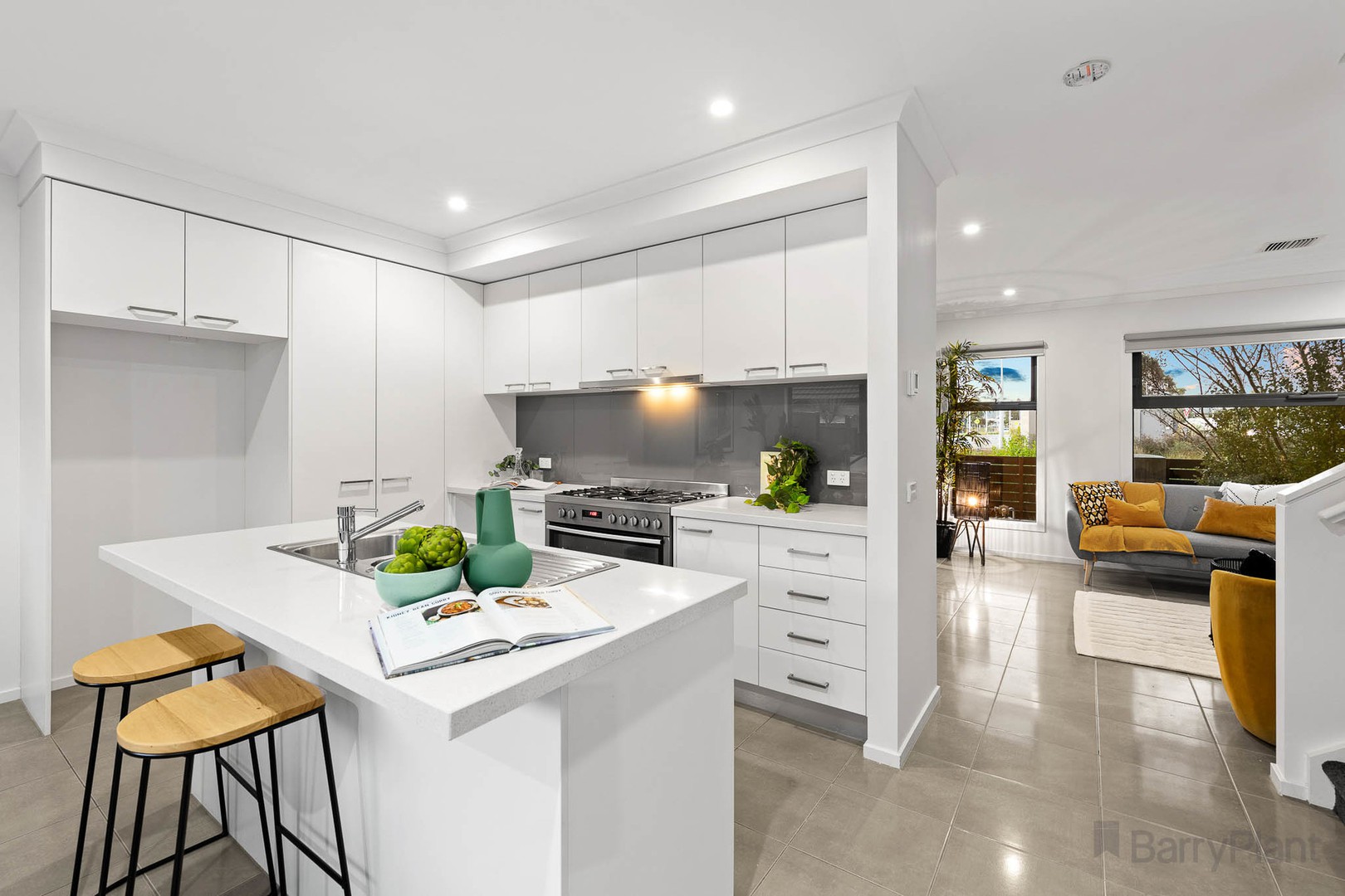 23 Gertrude Lane, Pakenham, VIC 3810, Pakenham - Thumbnail 2