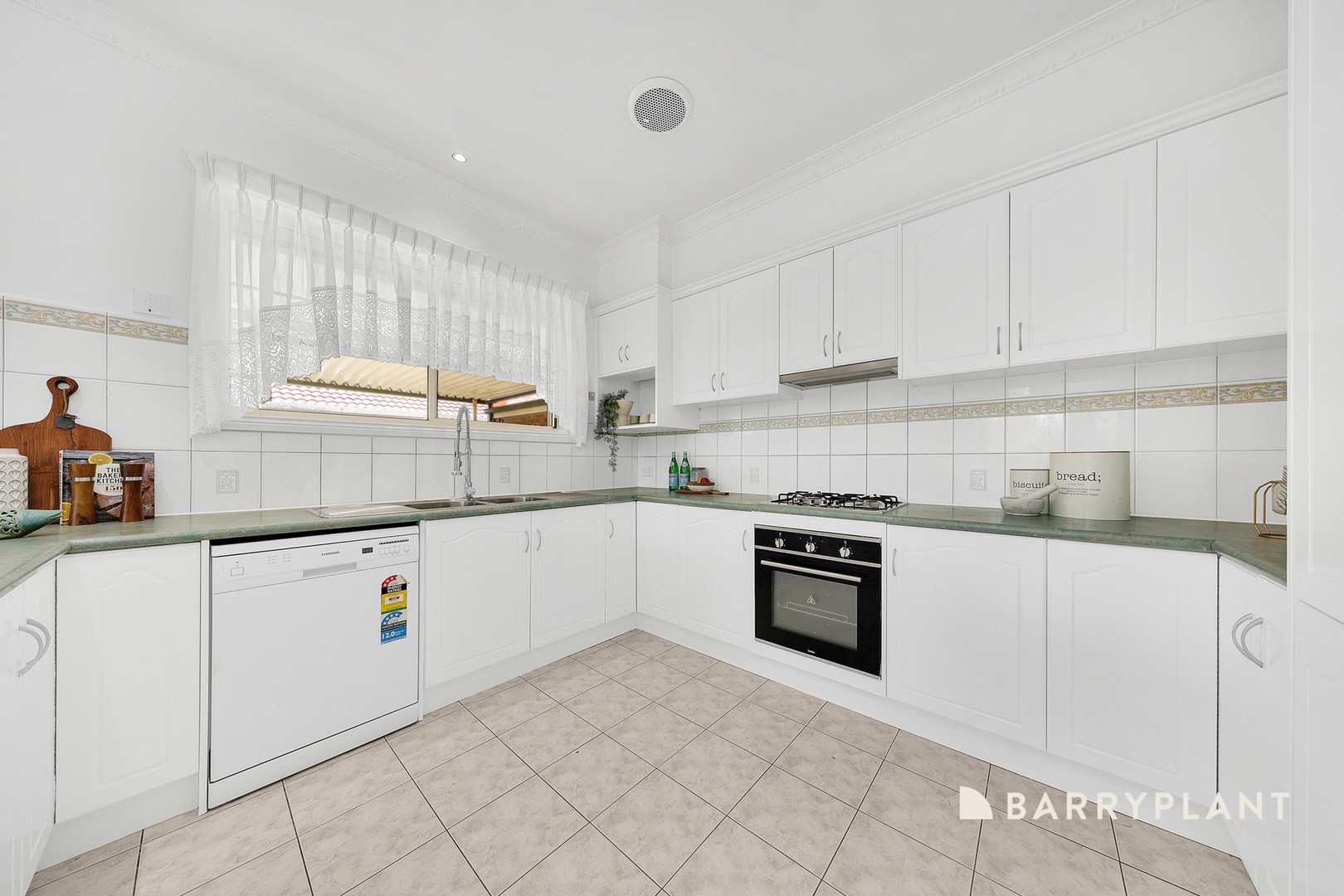 23 Hobson Crescent, Mill Park, VIC 3082, Mill Park - Thumbnail 3