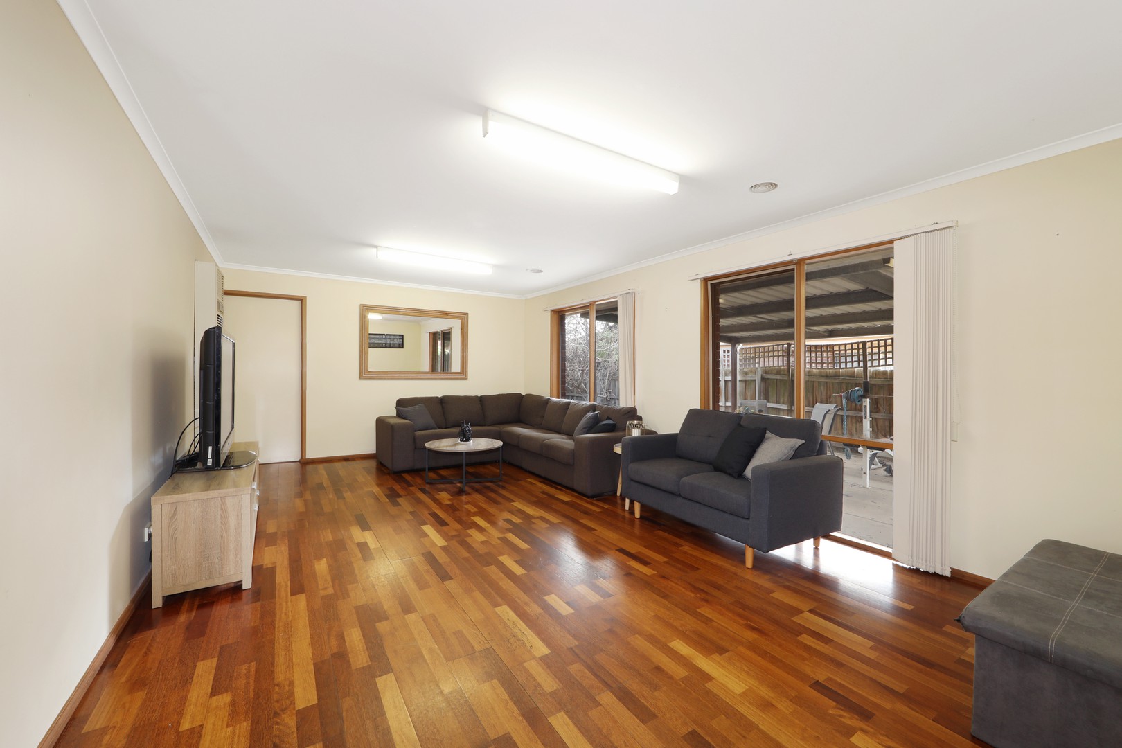 23 Laurel Crescent, Carrum Downs, VIC 3201, Carrum Downs - Thumbnail 2