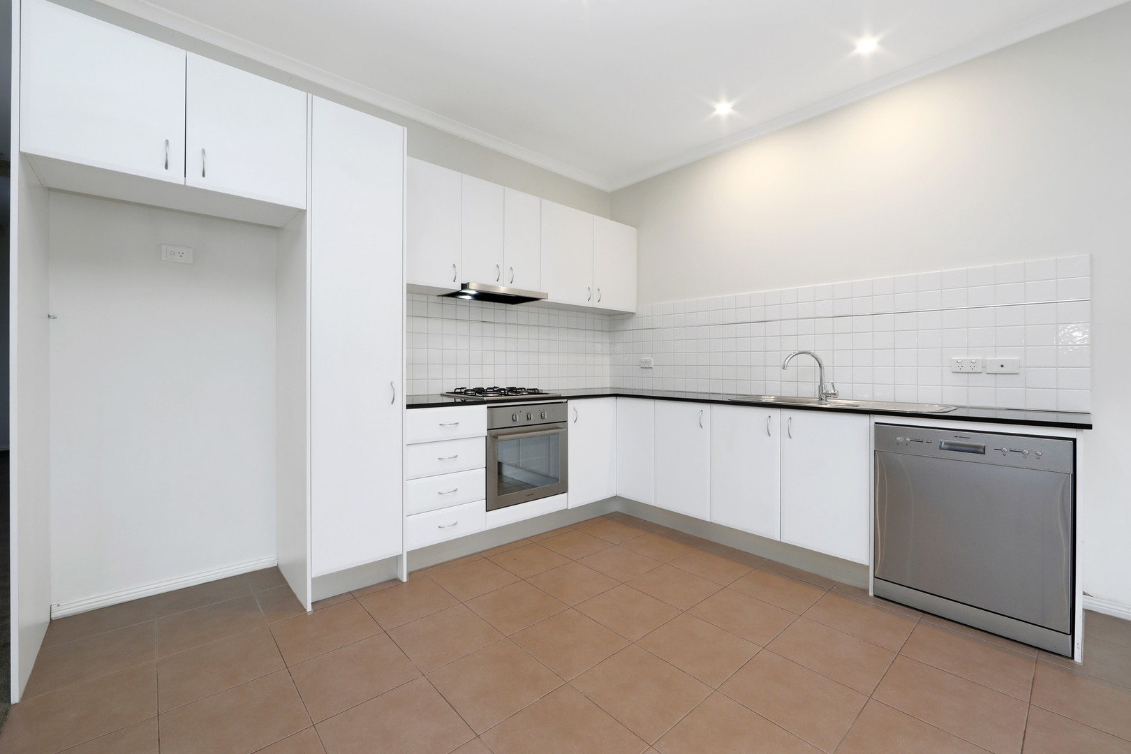 23 Lewis Road, Wantirna South, VIC 3152, Wantirna South - Thumbnail 4