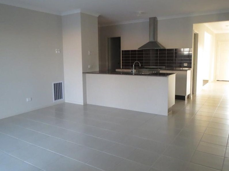 23 Majestic Way, Point Cook, VIC 3030, Point Cook - Thumbnail 2
