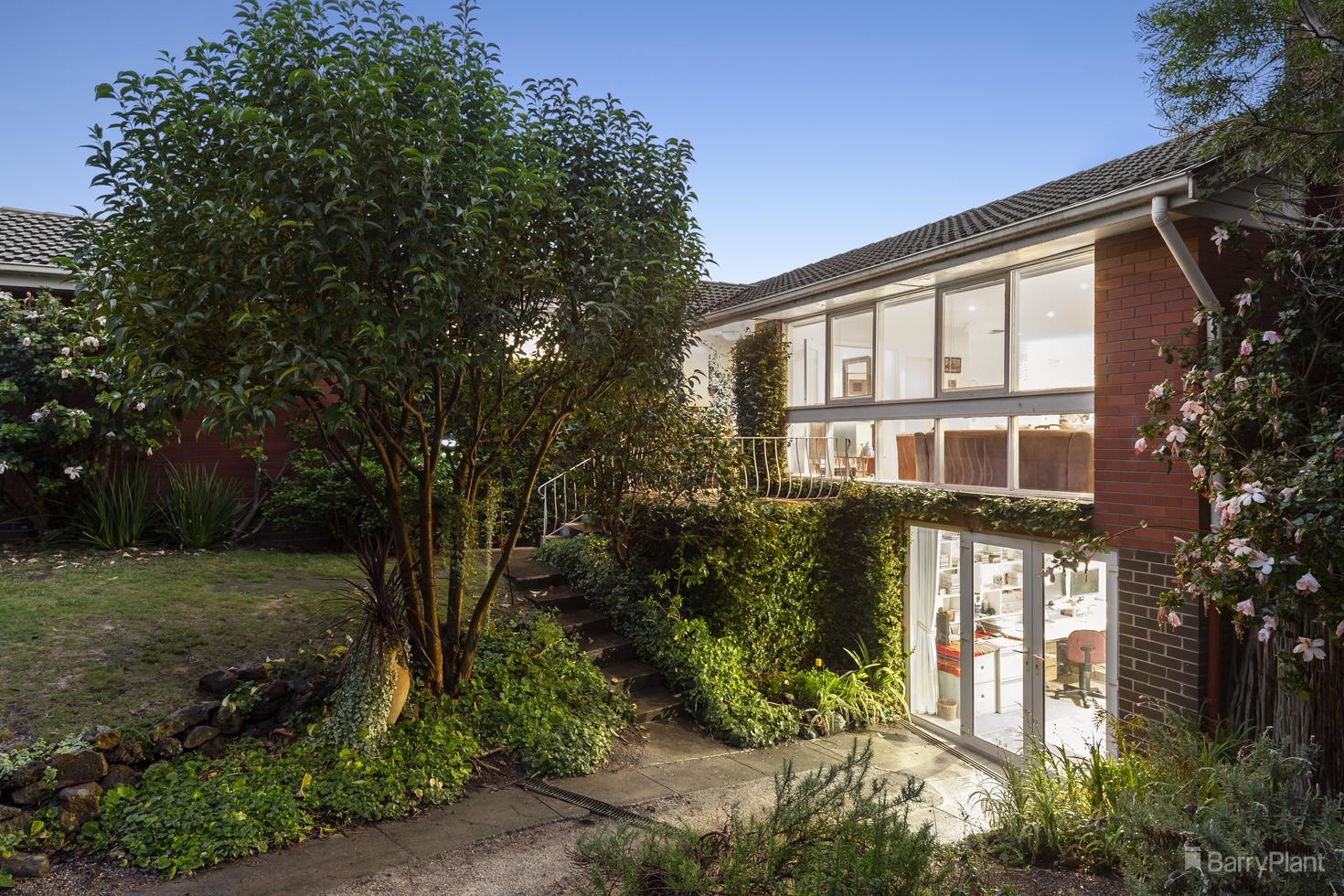 23 Menarra Street, Doncaster, VIC 3108, Doncaster - Thumbnail 2