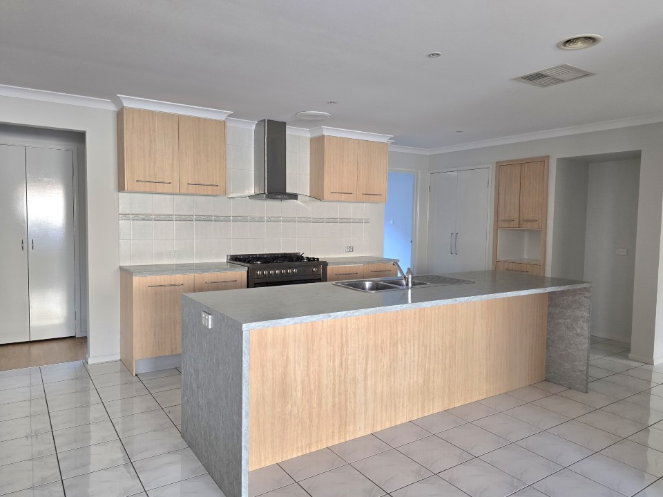 23 Minvi Terrace, Cairnlea, VIC 3023, Cairnlea - Thumbnail 2