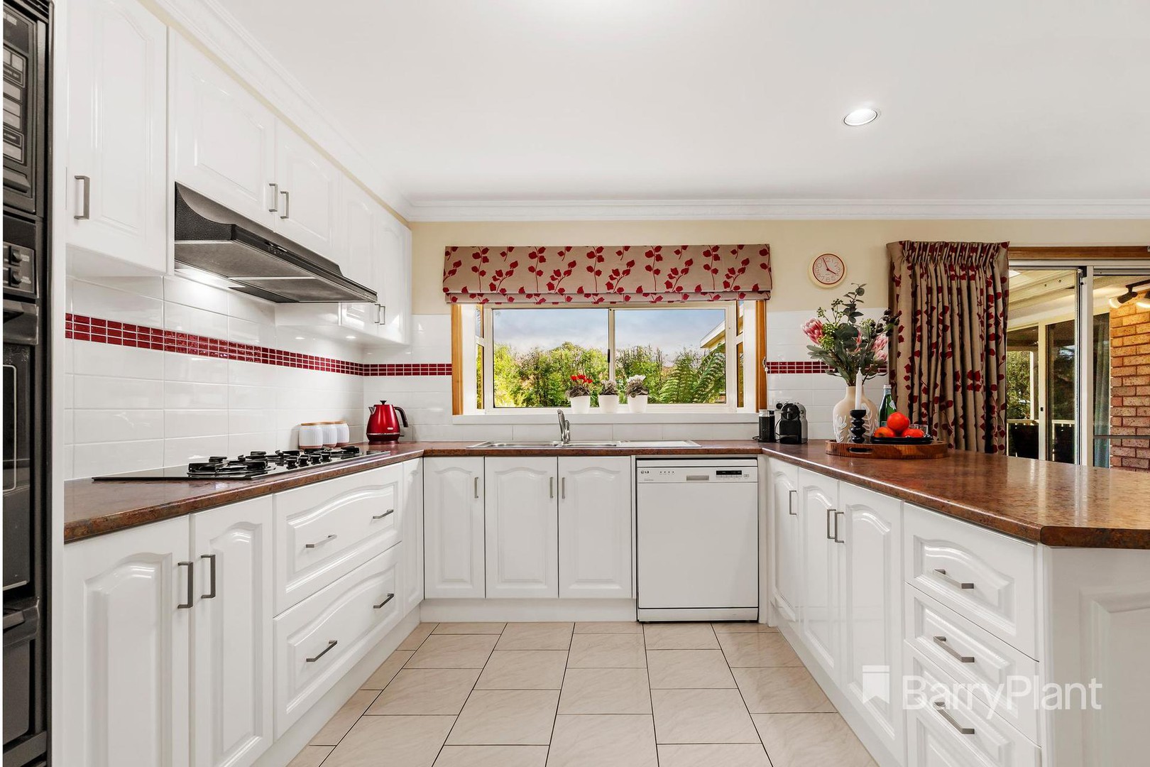 23 Mirbelia Crescent, Mill Park, VIC 3082, Mill Park - Thumbnail 5