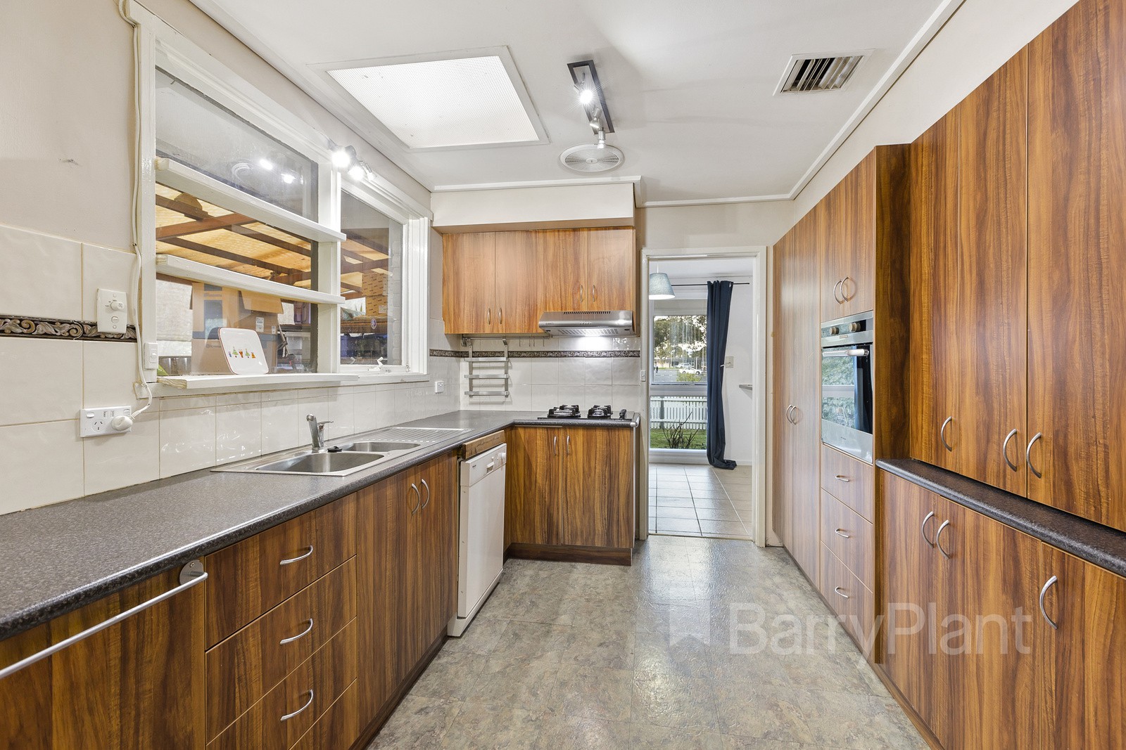 23 O'Connor Road, Knoxfield, VIC 3180, Knoxfield - Thumbnail 4