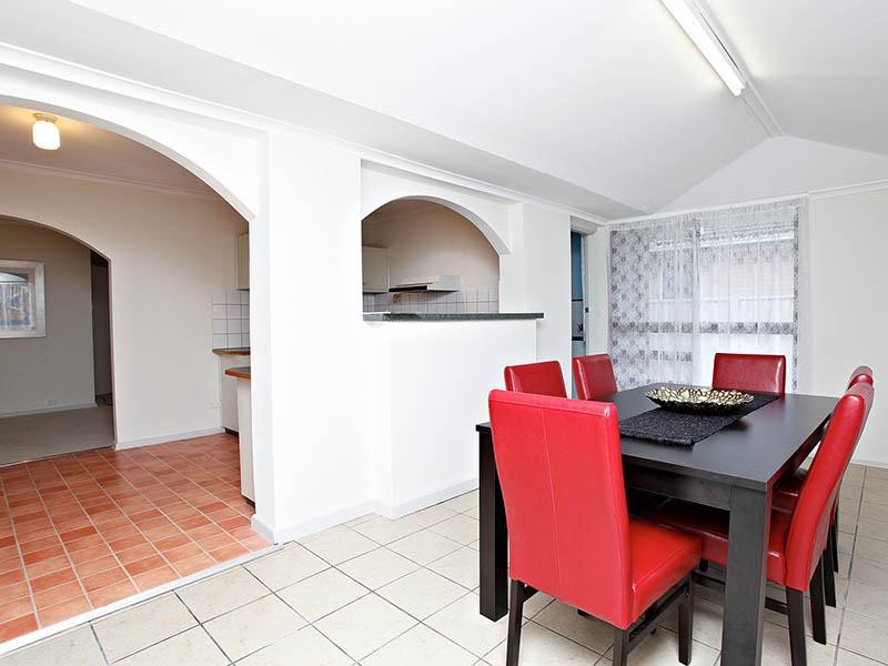 23 Payne Street, Gladstone Park, VIC 3043, Gladstone Park - Thumbnail 2