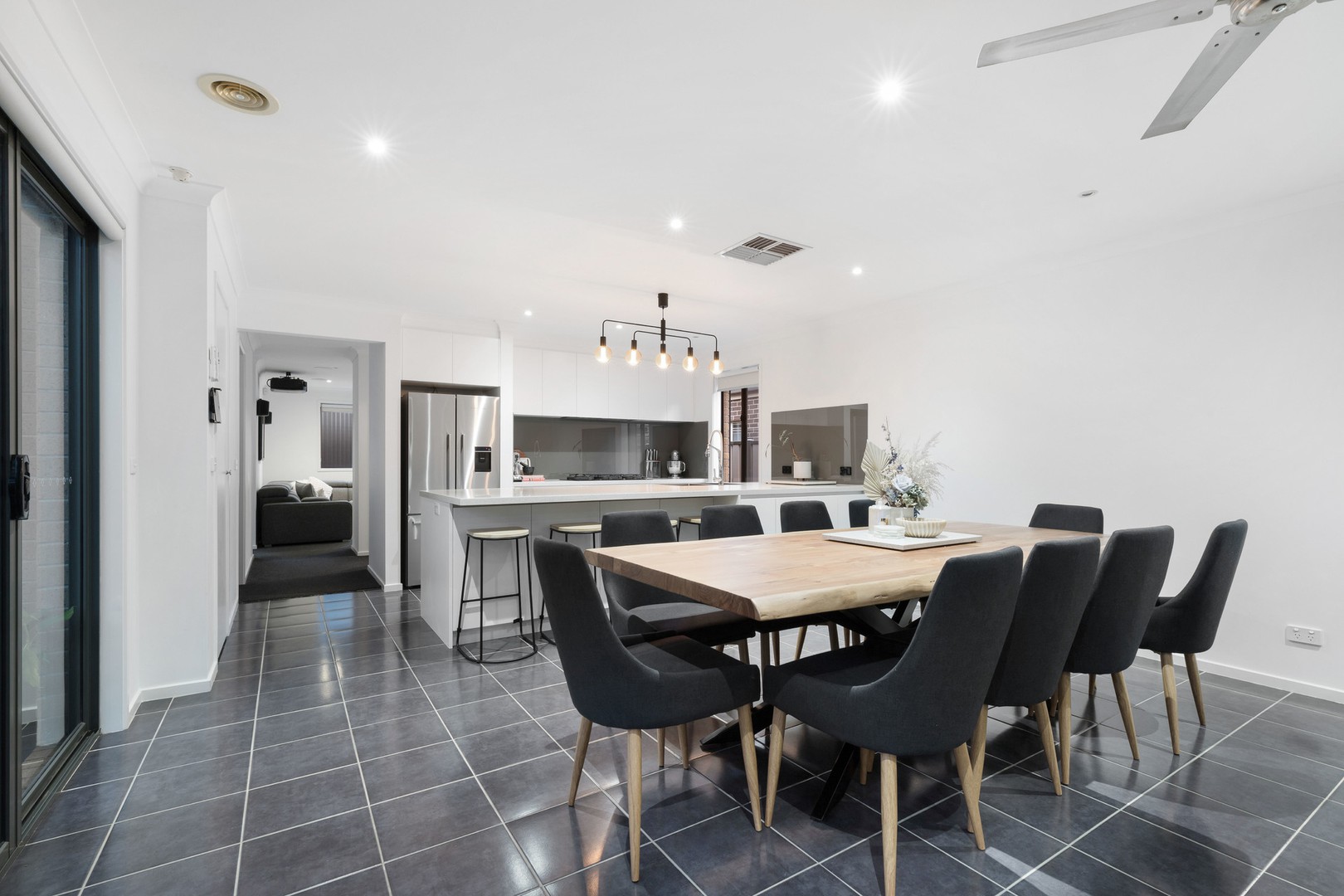 23 Redbox Crescent, Burnside Heights, VIC 3023 - Thumbnail 2 - 26/12/2023