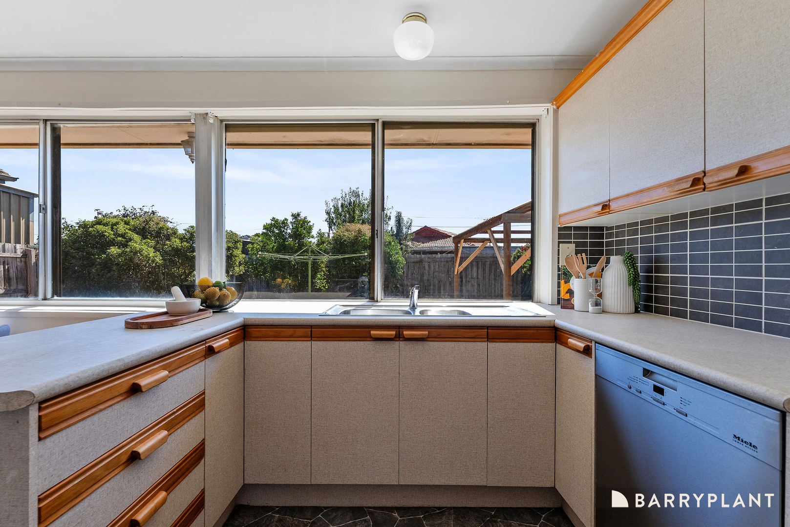 23 Sheldon Place, Sunshine West, VIC 3020, Sunshine West - Thumbnail 5