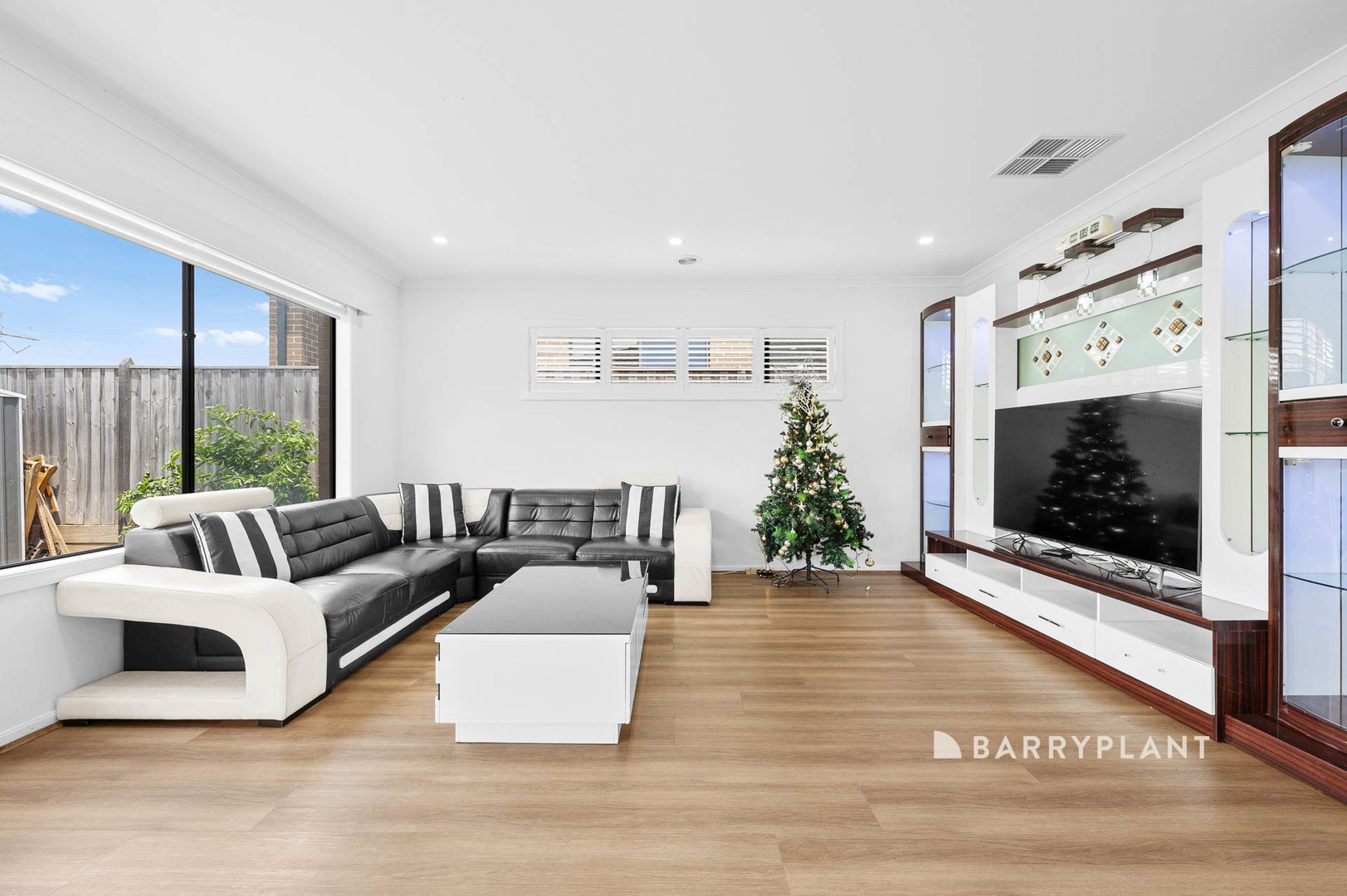 23 Shimar Street, Clyde North, VIC 3978, Clyde North - Thumbnail 4