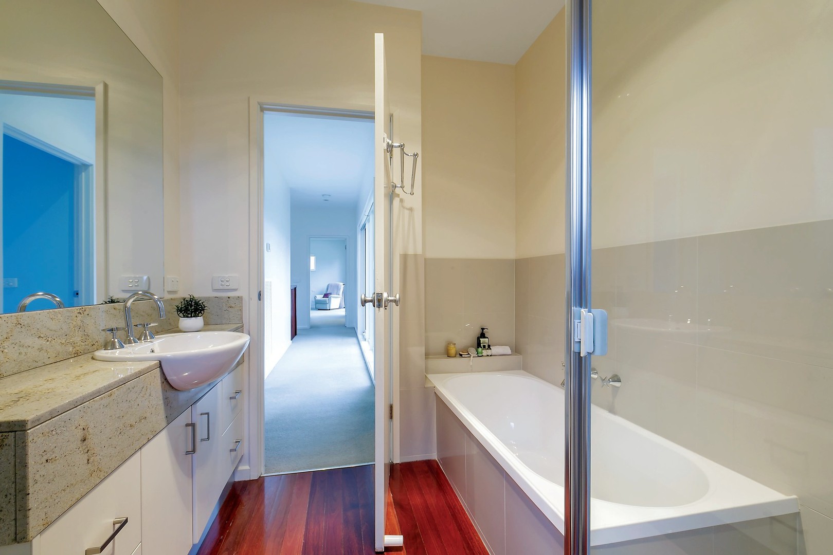 23 St Michaels Place, Lake Gardens, VIC 3355, Lake Gardens - Thumbnail 3