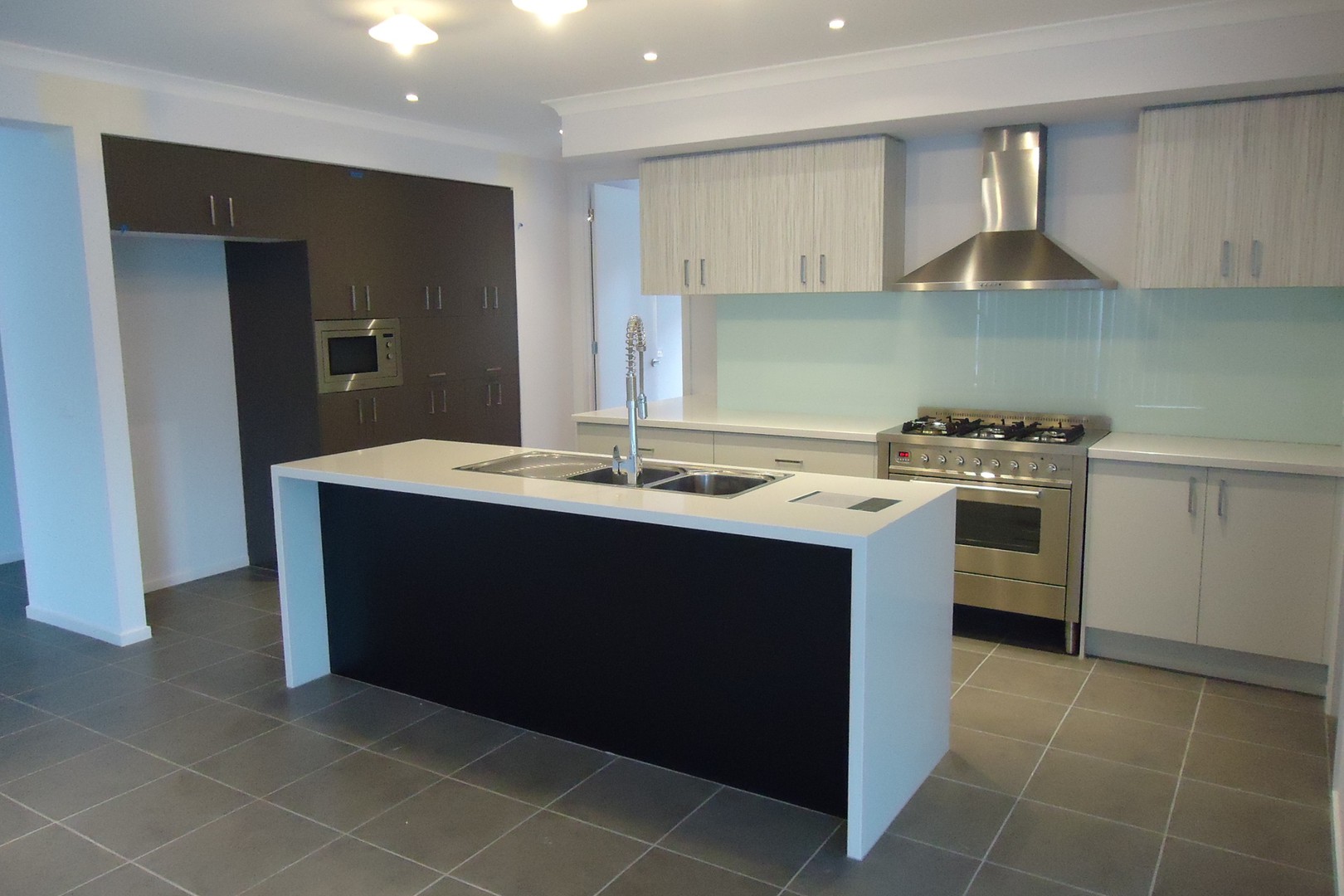 23 Sunnybank Drive, Point Cook, VIC 3030, Point Cook - Thumbnail 3