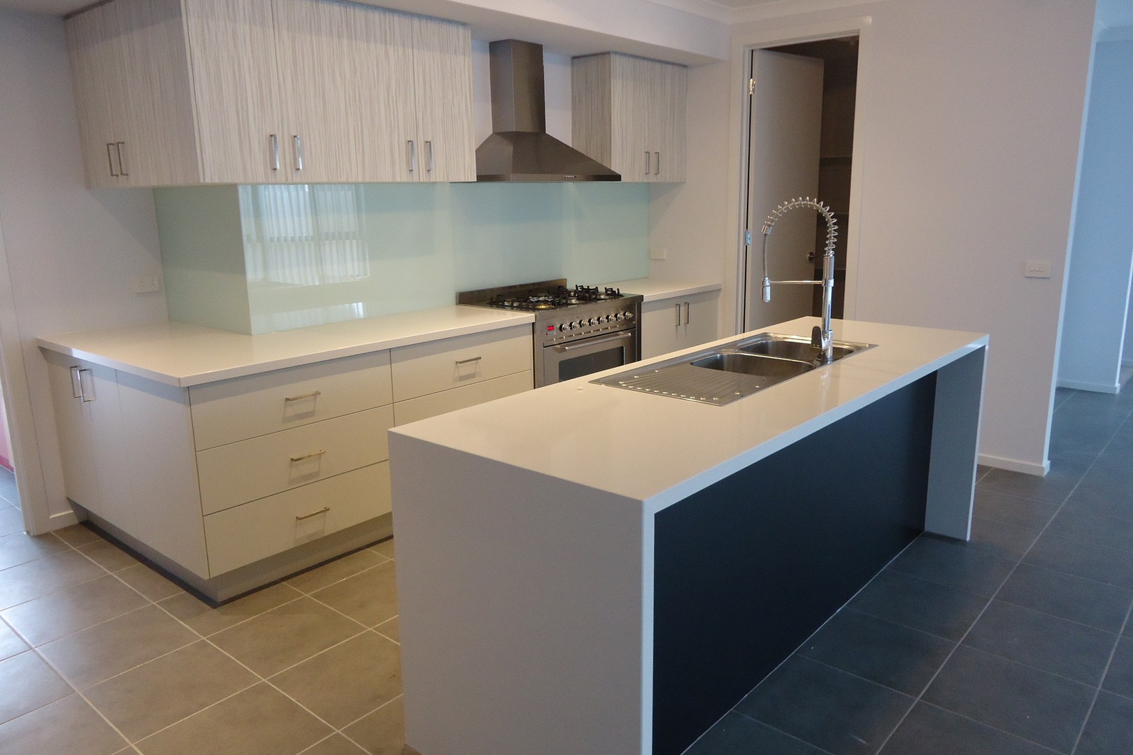 23 Sunnybank Drive, Point Cook, VIC 3030, Point Cook - Thumbnail 4