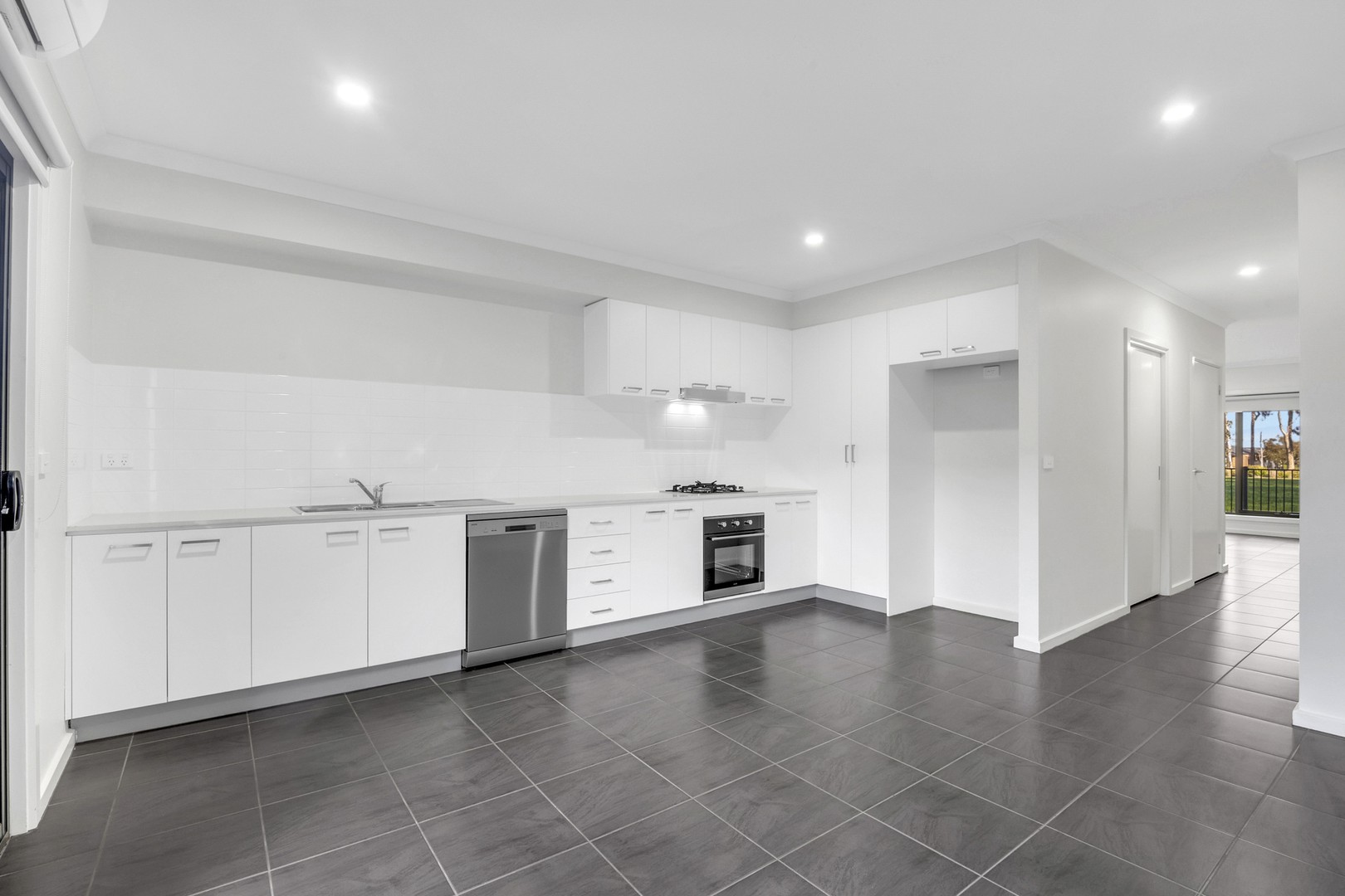 23 Tarlo Court, Craigieburn, VIC 3064, Craigieburn - Thumbnail 4