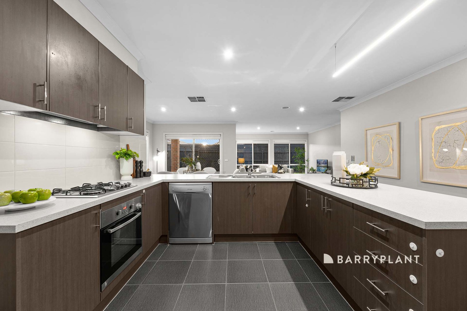 23 Verdant Avenue, Officer, VIC 3809 - Thumbnail 2 - 01/10/2024