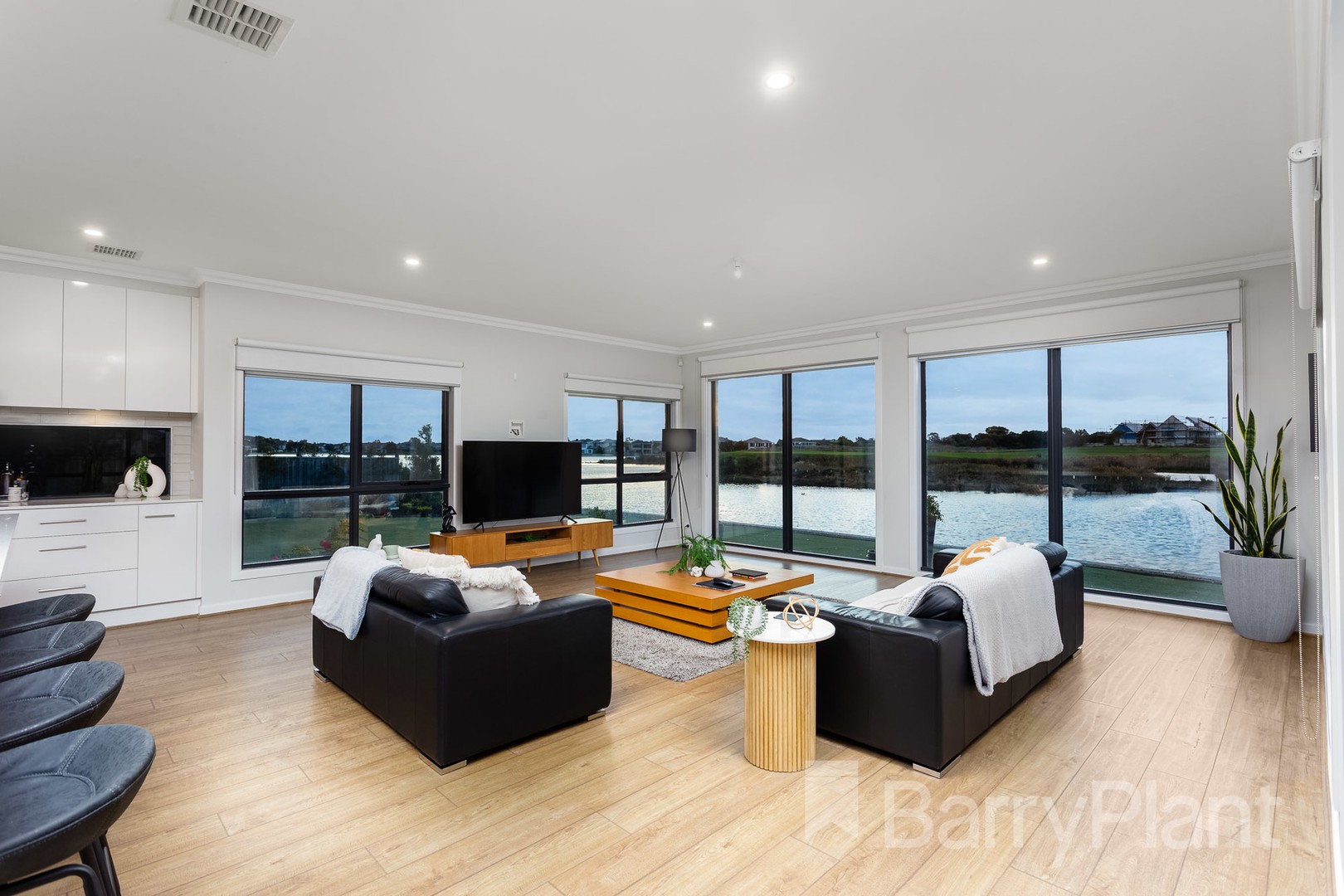 23 Watersedge Cove, Sanctuary Lakes, VIC 3030, Sanctuary Lakes - Thumbnail 7