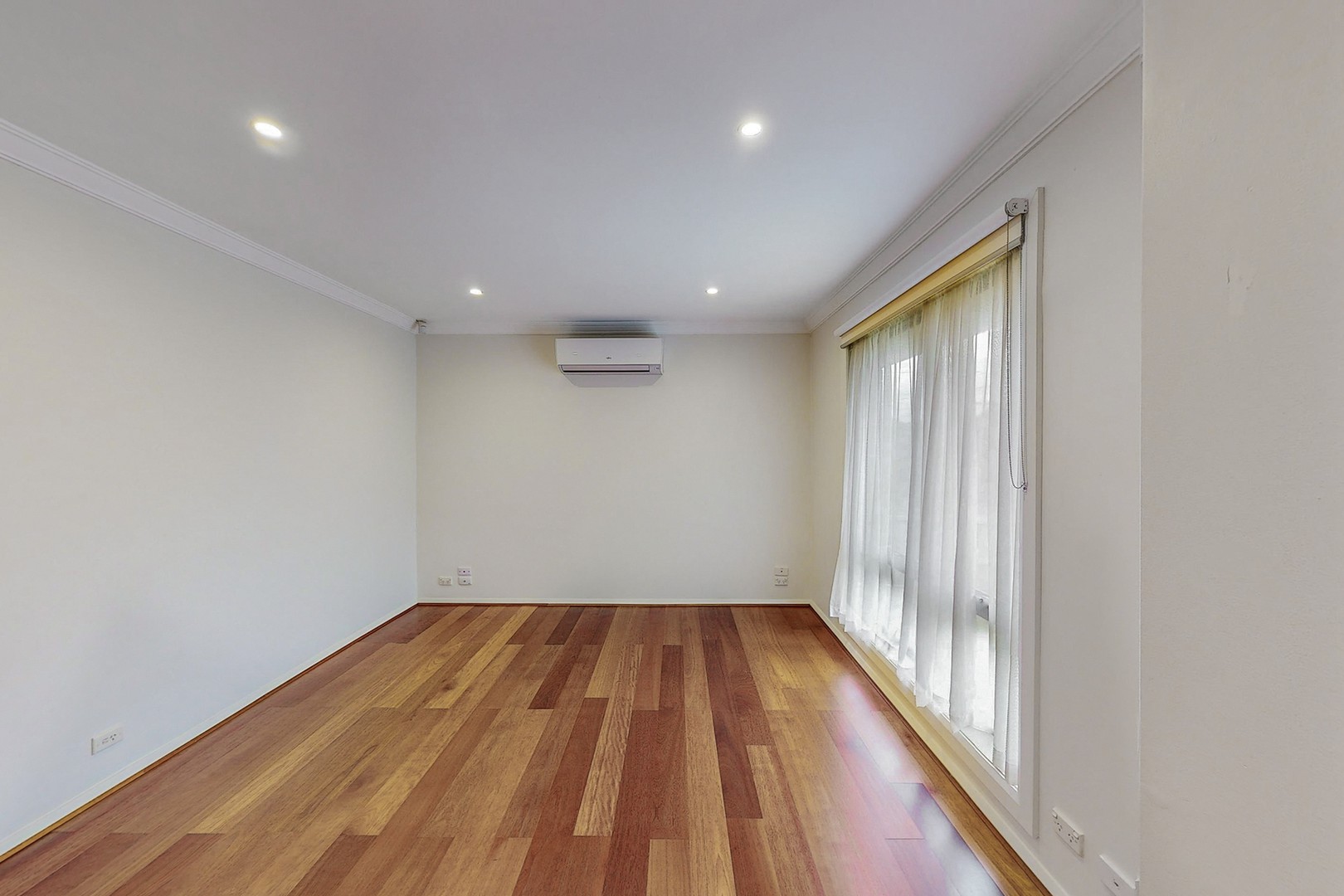 23 Webster Crescent, Watsonia, VIC 3087, Watsonia - Thumbnail 2