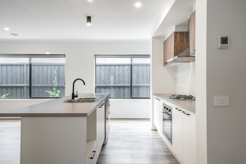 23 Whiteley Street, Mount Duneed, VIC 3217, Mount Duneed - Thumbnail 3