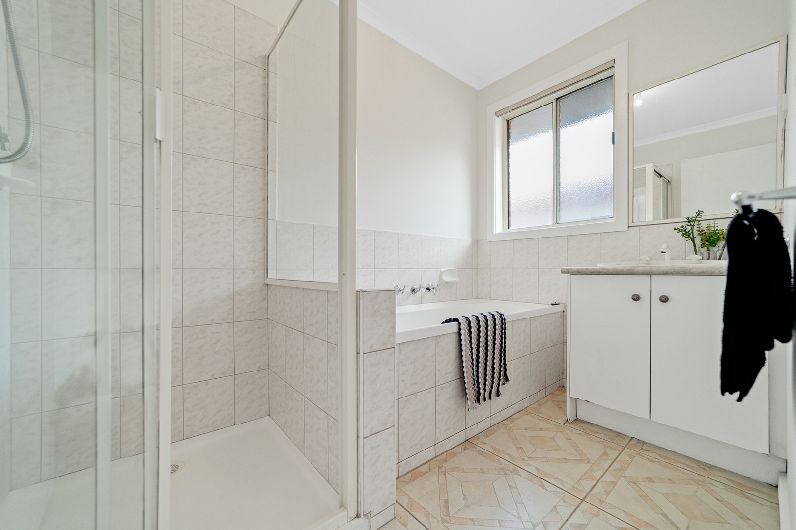 23 Woodlea Crescent, Craigieburn, VIC 3064, Craigieburn - Thumbnail 7