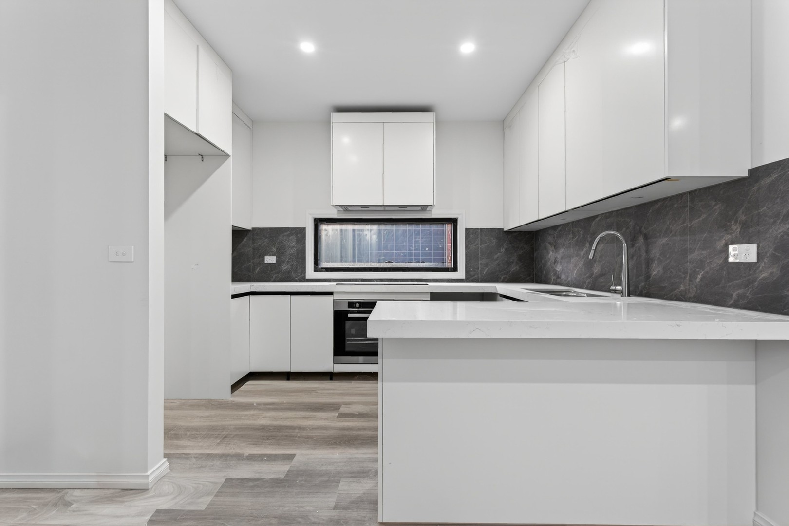 23 Yeoman Street, Melton South, VIC 3338, Melton South - Thumbnail 3