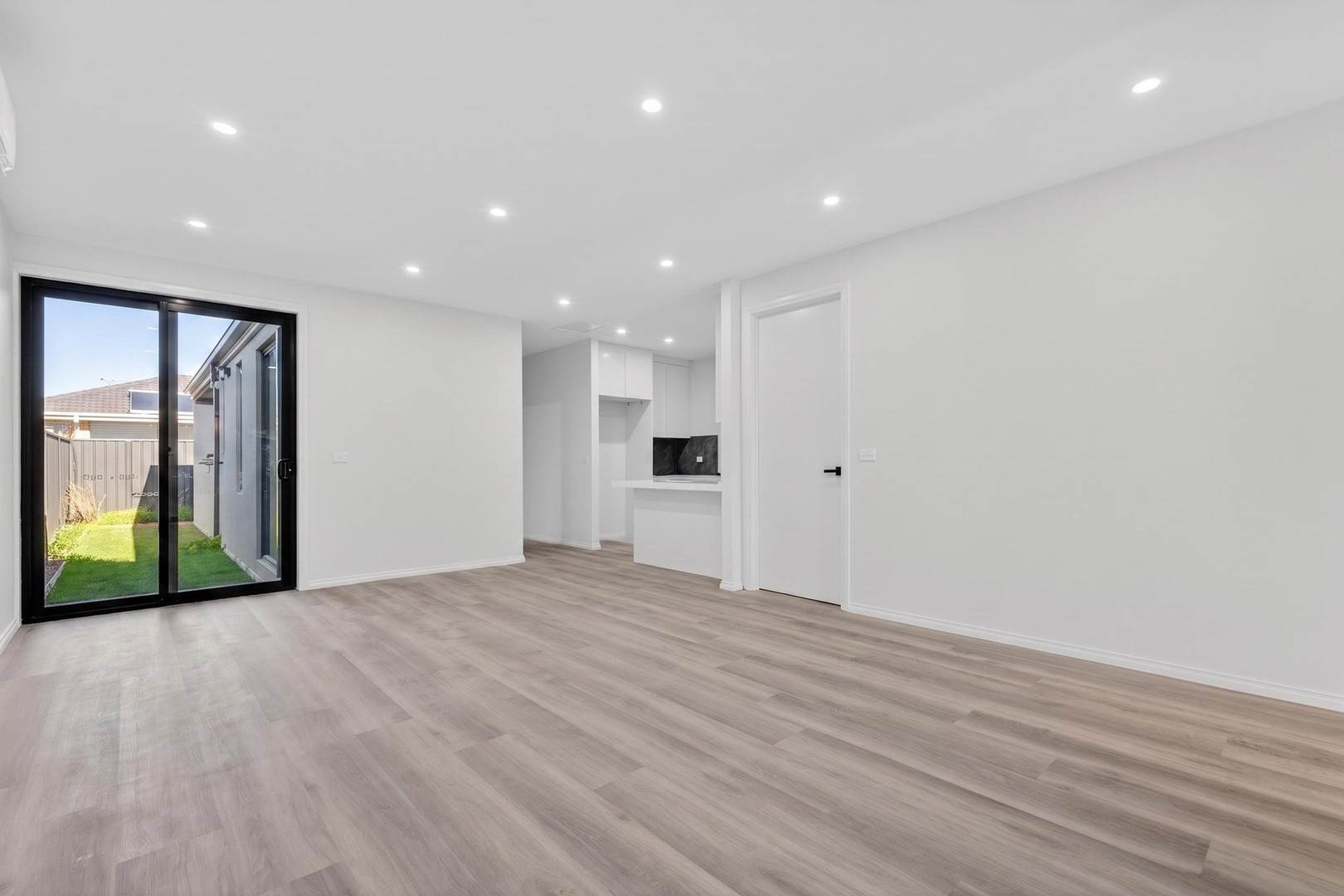 23 Yeoman Street, Melton South, VIC 3338, Melton South - Thumbnail 6
