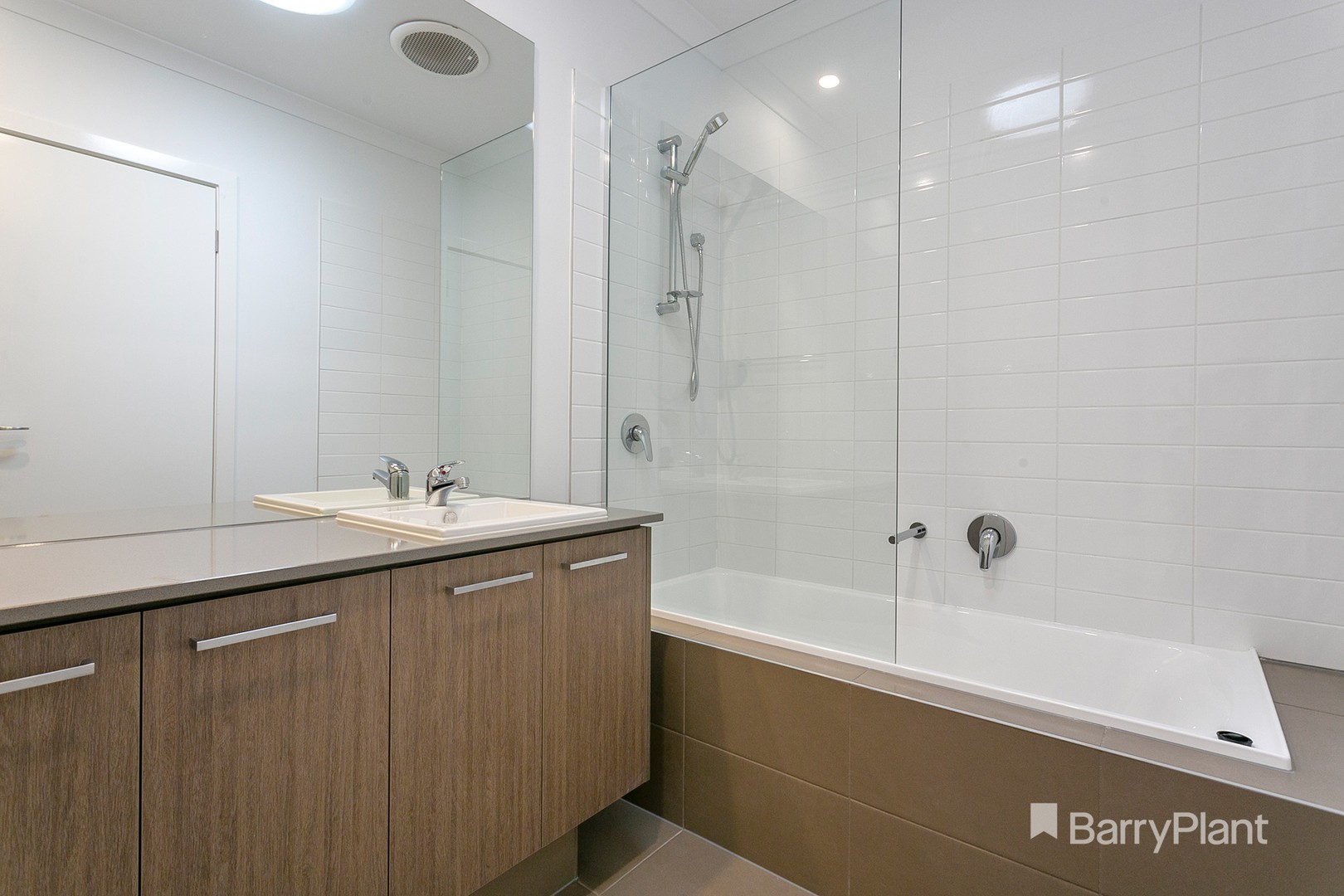 230 Carnival Boulevard, Berwick, VIC 3806, Berwick - Thumbnail 5