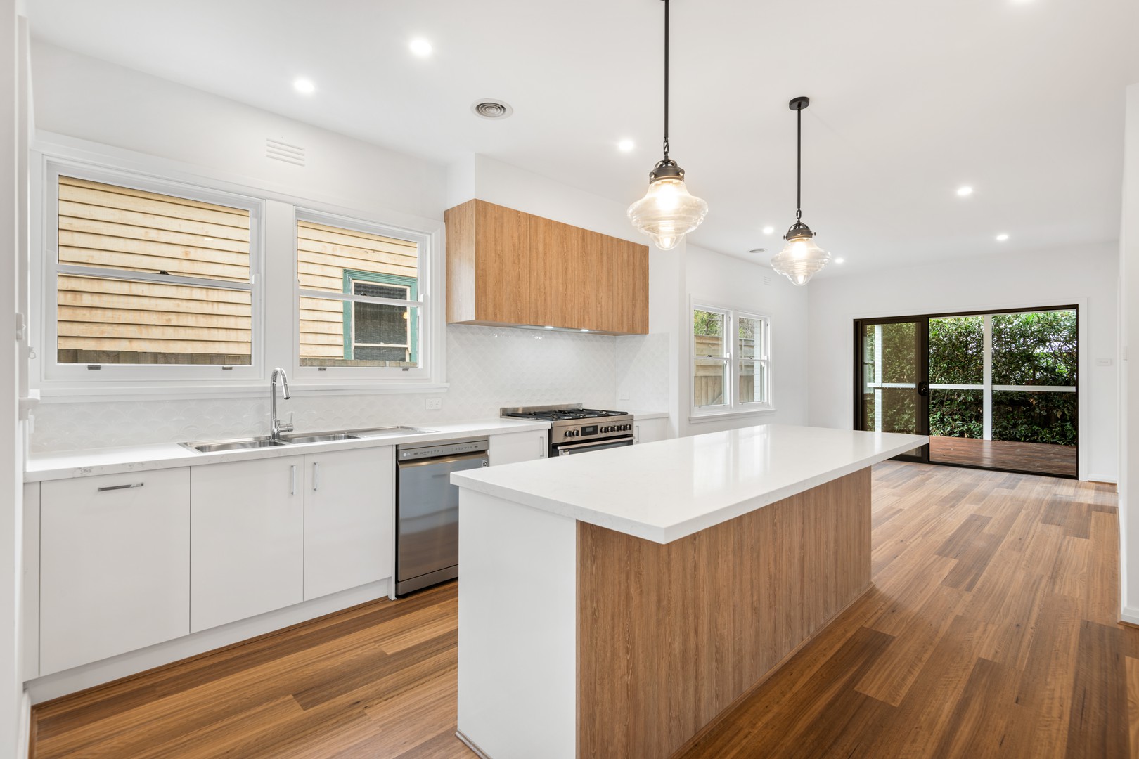 234 Myers Street, Geelong, VIC 3220 - Thumbnail 2 - 27/03/2025