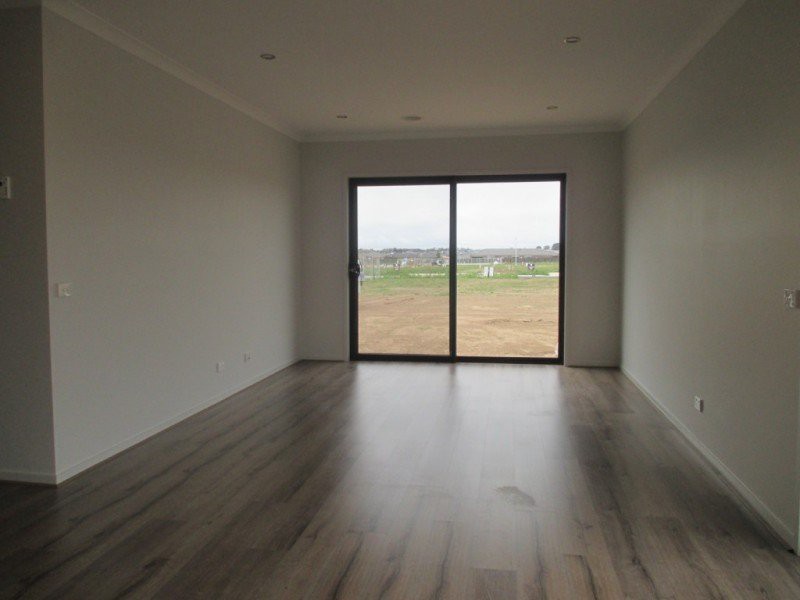 235 Alisma Boulevard, Cranbourne North, VIC 3977, Cranbourne North - Thumbnail 8
