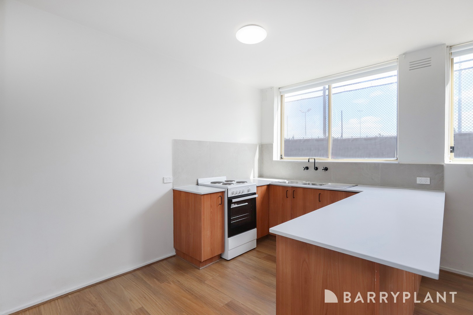 24/12 Percy Street, St Albans, VIC 3021, St Albans - Thumbnail 3