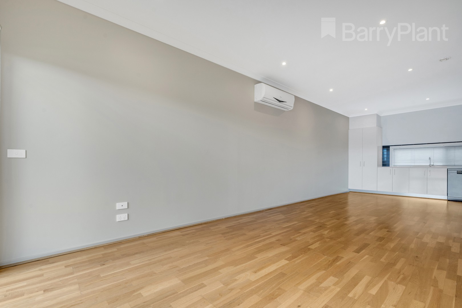 24/8 Moresby Court, Craigieburn, VIC 3064 - Thumbnail 2 - 24/06/2024